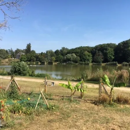 Maison Face A L'Etang Précy Exterior foto